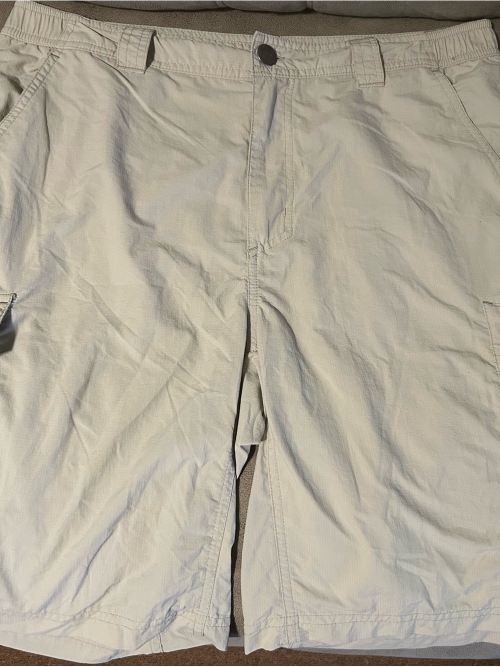 Columbia Men's Light Beige Cargo Shorts